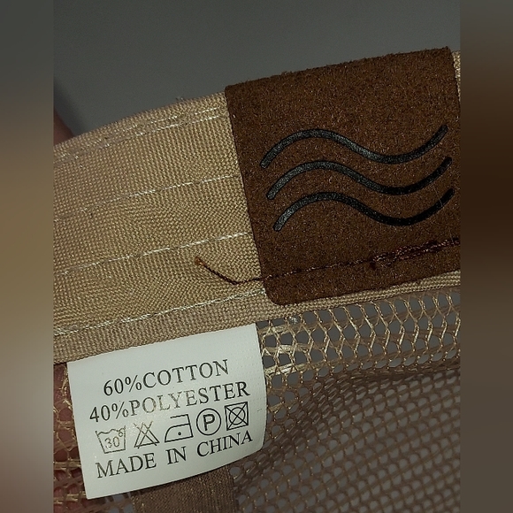 Gold Sparkley Baseball Cap with Ponytail Opening on Top NWOT - Picture 5 of 5